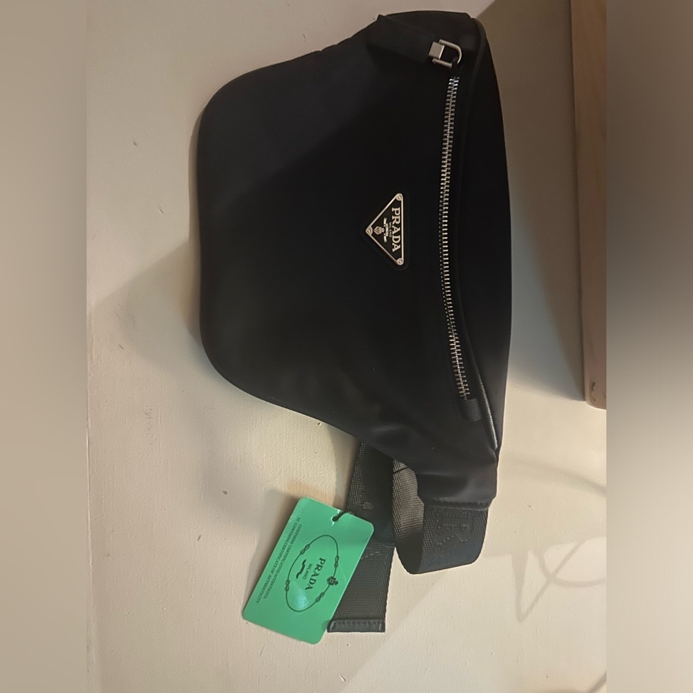 Selling a Black Prada Borse